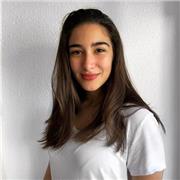 Profesora imparte clases de todas las agisnaturas nivel primaria y secundaria